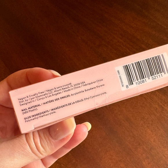 NWT Glamnetic Press-On Nails Starlight pink with gold glitter tips - Picture 3 of 4